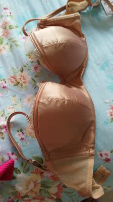 超好的内衣,适合大胸妹子穿。而且很薄,在商场里很难买到这种薄的内衣。好评! 超好的内衣,适合大胸妹子穿。而且很薄,在商场里很难买到这种薄的内衣。好评!