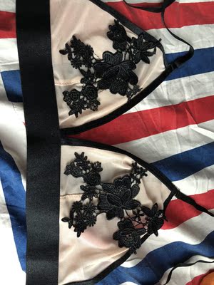 评论都是刷的吗？这是情趣内衣吧，这怎么穿？呵呵了我！！情趣内衣也不值这个钱吧！什么鬼。坑人