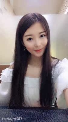 这款胸贴很适合，而且穿了以后身材很有型，前面扣子扣紧胸部就变得很有型，也不会开，而且再也不用担心露肩露背的衣服了！关键是聚拢效果也很棒。超赞，这一款简直就是百搭款的了，搭配衣服简直是太完美了