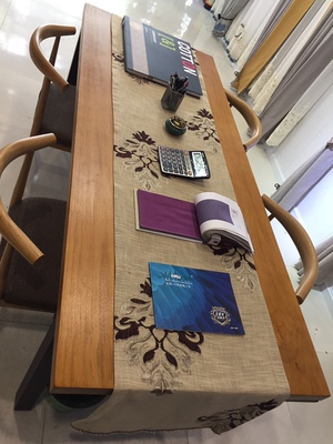 宝贝是实木的,还不错,如果木头硬度再强点更好,轻轻一碰就磕出了印子 宝贝是实木的,还不错,如果木头硬度再强点更好,轻轻一碰就磕出了印子