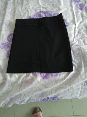 裙子质量不错,长短刚好,上身效果好