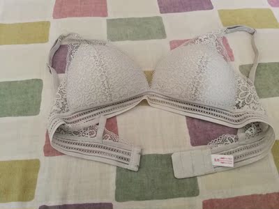 直播间做活动的时候买一送一所以又要了个灰色，黑色洗了还没干╮(￣▽￣)╭！这款穿着不错，比较舒服，下次还想尝试她家其他款式，推荐购买