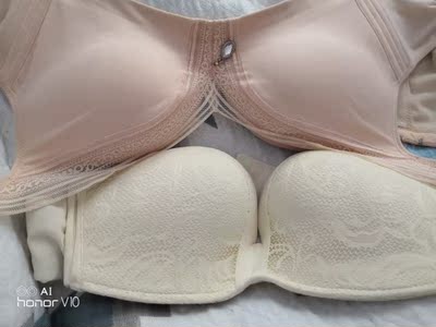 ***码数偏小，真的有点紧。 ***因为紧，也真的不怎么掉。 ***是有点偏鹅黄的米白色。 ***些许接受范围内的线头。没有异味。 ***图2是与肉色bra的颜色对比