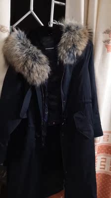 火爆的求助luriesal洛润思羽绒服怎么样，穿着显什么档次呢，质量如何