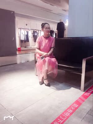 面料柔软舒适，飘逸气质，价格也可以。下次还会关顾