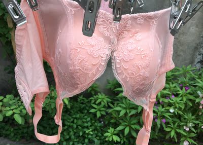 跟我期待的一样，收到货品马上试了一下，带着舒服！