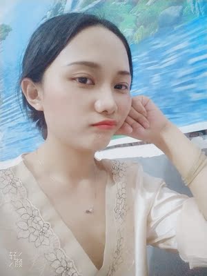 宝贝收到了，非常喜欢，包装精美。支持歌力诺品牌，小仙女的最爱呀！ 每次确定收货后，偶都会默认好评接着把星星填满，偶觉得这是个好习惯，每当看到:亲，您的评价对别的买家有很大帮助时，偶就发誓一定要做个好评专业户去好好帮助别的买家。以后常来，女神必备！