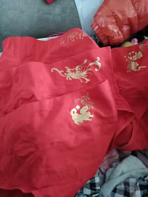 今年本命年买的，收到了，没有穿今天也清洗了一下，也没么么退色，是棉的挺不错的，五个不一样的图案，喜欢，没想到这次的活动抢到了这个价很实惠，允前想去华联买都要十几块呢，赚到了我，过两天穿看再来追评了。