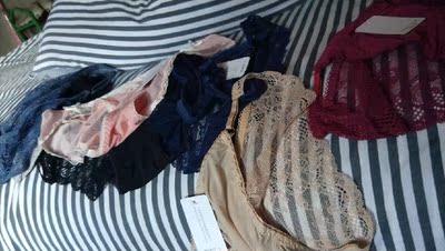 谢谢，送的粉色的胖次(๑&bull;ั็&omega;&bull;็ั๑)。哈哈哈，只是性感的为啥没有粉色的呢。能不能下次还点浅色的内裤，毕竟太深了，显得像个老女人一样X﹏X