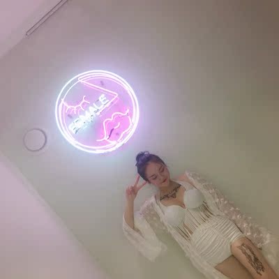 显瘦显腿长 美中不足的是胸不够聚拢持久...就是很容易散开 总的来说还是很不错的..不过 说好的鸡蛋花也没给我寄过来.. 显瘦显腿长 美中不足的是胸不够聚拢持久...就是很容易散开 总的来说还是很不错的..不过 说好的鸡蛋花也没给我寄过来..