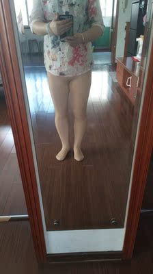 颜色好看,穿在身上真的好看!会推荐给朋友买的!就是我的腿太短了😉️😉️ 颜色好看,穿在身上真的好看!会推荐给朋友买的!就是我的腿太短了😉️😉️