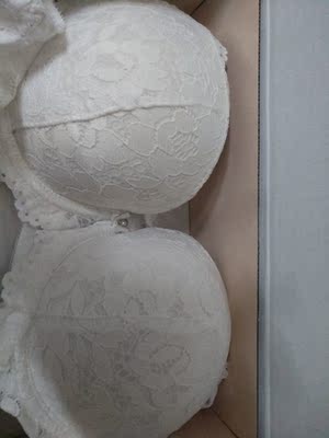 好评！！！！和店铺图片一样，摸起来超级舒服，超级合适，店主还特意给我换了M码的内裤，超级贴心的。