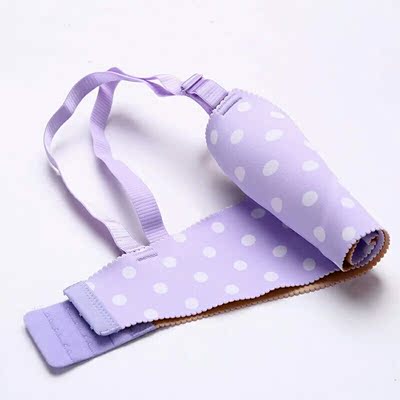 内衣的布料是属于略滑的那种吧，弹性挺好的滑布料。穿起来相对吸汗，内衬的颜色是那种黄色的吧，有点像发黄其实本来就是那种灰土色。罩杯什么的标码所以大小没问题