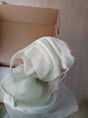 质量很好，薄薄的，很透气，正是我想要的。