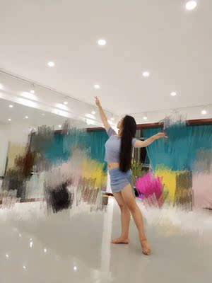 颜色好看,特别清新,之前很害怕穿短裙,但是这款设计的特别好,显得腿长,又不会漏胯上的肉肉,整个款式和颜色都特别喜欢 颜色好看,特别清新,之前很害怕穿短裙,但是这款设计的特别好,显得腿长,又不会漏胯上的肉肉,整个款式和颜色都特别喜欢