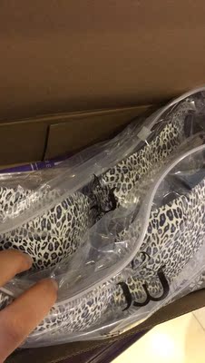 差评。特别差&hellip;&hellip;说好的买2送一。最后送一条内裤，这就是他们说的买二送一。特别差特别差。特别差。特别差。他们信用底。不要买。买了会后悔。信用底的商家还买啥，我以后不会再相信金薇的牌子的内衣。我穿了2年这个牌子的衣服。今天彻底失望了。