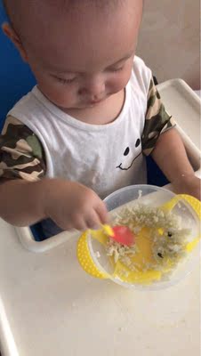 奶粉质地: 细腻均匀 消化: 孩子吃了无异常反应 有效期: 还有一年到期 外包装: 非常好 收货时长: 3天左右 总结: 很好!会继续关注购买 奶粉质地: 细腻均匀 消化: 孩子吃了无异常反应 有效期: 还有一年到期 外包装: 非常好 收货时长: 3天左右 总结: 很好!会继续关注购买