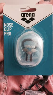 为什么一直很信赖arena.因为她总会带给你惊喜和感动！ 购买了泳衣后的惊喜，几天后赠送了鼻夹的感动， 我从来没忘记arena.她也是。 感谢您！