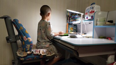 分析生活诚品儿童学习书桌怎么样，质量好不好？有实体店吗