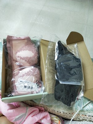 一直买他家的内衣   包装好   物流很快   回来迫不及待试了试  非常好聚拢效果很好   会一直买这家内衣