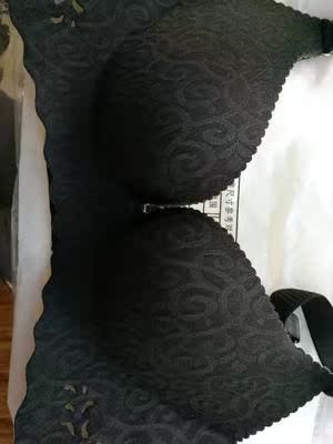 内衣质量很好，试穿了一下，聚拢的效果很好，很喜欢，果断好评了