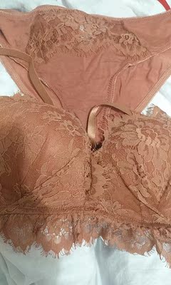 手感真棒,软软的蕾丝很舒服,不嘞聚拢效果也很棒。希望质量一样好可以穿久一点~~~ 手感真棒,软软的蕾丝很舒服,不嘞聚拢效果也很棒。希望质量一样好可以穿久一点~~~