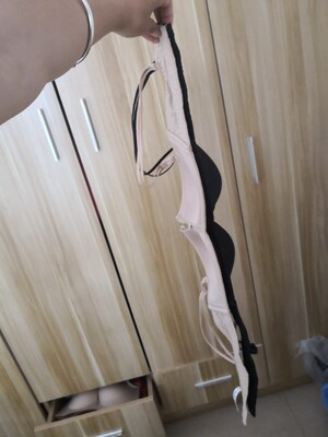 差评，！！！！      第一，尺码不准同款同号大小不一     第二，客服态度非常～～～差 前后两天买了两单三件，其中两件同款同码不同色，结果大小差异，差距一个杯吧，联系客服，前面说我不是同款所以有差异正常嗯，明确了是同款后一直说没差异～～呵呵，～～～～有没有差异大家可以自己看～～～后面又说差异小正常的，杯的弧长差两三厘米是正常的？呵呵那还分ABCD干嘛？？？一会儿又说洗过了没办法，洗过了没办法退那是在没有质量问题的前提下吧？这明显的质量问题还洗过了不能处理，呵呵，如果不是洗过了也没必要联系客服，直接申请退货就好了不是，不也是考虑到洗过了，但是发现质量问题才找客服协商处理的，～～～～～就一句洗过了没办法，呵呵，你去餐厅吃饭，上个菜发现有有虫子，餐厅会说动过筷子了没办法？？？～～～～划重点～～两件都没穿过～～都只是洗过所以不存在穿变形了导致大小不一的问题～～～～～～～～希望对准备买的朋友有帮助