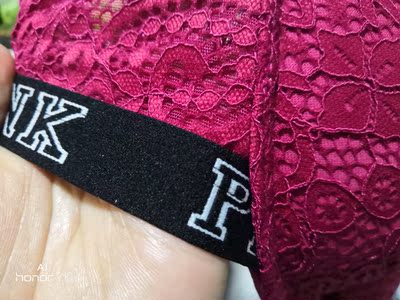 颜色真的好看，显白，摸起来也舒服呢