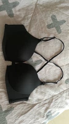 物流非常快，东西也很好，只是后面不能调松紧，整体还是很满意的。不错。祝店家生意兴隆。