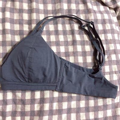 太多黑色的妹子也可以尝试一下这个颜色哈哈，真的好好看，坐等下一期上新继续剁手