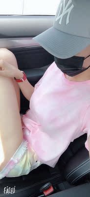 喜欢这个颜色，夏天穿干干净净的，看着也凉快