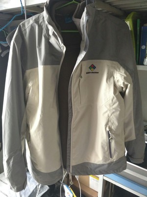 吐槽骆驼冲锋衣怎么样，质量好不好？骆驼冲锋衣真的保暖吗？