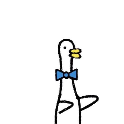 从我变成一个巨型儿童的那一刻起 你就觉得我坏掉了 而我却觉得我是变好了 是被自己可爱的幻想拯救了 修复了 / 嗨 干嘛要那么认真地去扮演一个成年人 你分明就不喜欢烟酒咖啡和那些没完没了的阿谀奉承 为什么要假装 快脱下你碍事的高跟鞋 我们一起赤脚去抓蝌蚪才是正经事