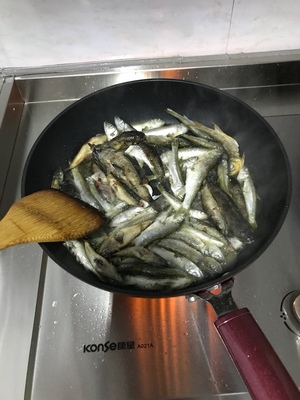 真实使用感受炒锅用炊大皇不粘锅怎么样,好不好用?用着健康安全吗?