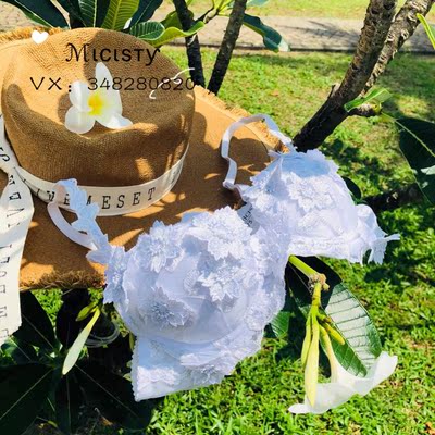 裤子不错 搭配亮色瑜伽服 很美，我是卖内衣小娘鱼，款式还有很多哦，聚拢效果和颜值并存的，有意的加我微信！