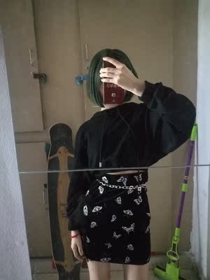 小链子超级酷炫 质量也超好 不重 轻轻的 好看的！