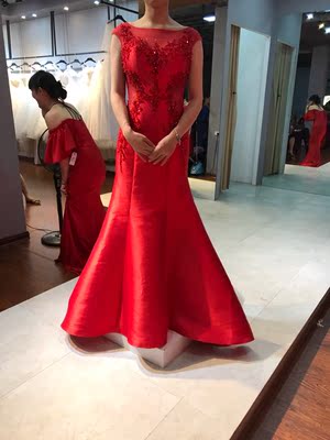 拍婚纱照早上9点贴到晚上11点半还是很牢固，型也不错，各种礼服婚纱换过来都没有问题！