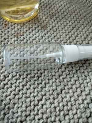 给妈妈买的 万能木瓜膏 小黄瓜面霜 vc 水 还有最爱的ISDIN防晒粉底液 之前在这家买了几次保健品和化妆品 继续支持 还送了分装小喷雾瓶 感谢