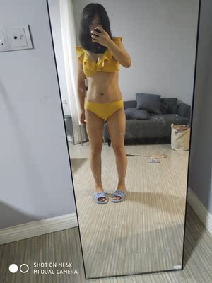 无敌显白啊,好看,等着去游泳穿,可分上下码买,就是泳裤感觉有点小,要是做高腰估计更完美 无敌显白啊,好看,等着去游泳穿,可分上下码买,就是泳裤感觉有点小,要是做高腰估计更完美