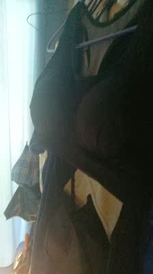 宝贝收到了，昨天也去跑步了开心(ฅ>&omega;<*ฅ)，然后感觉还可以，不能聚胸。对大胸还算友好了。希望能把，，55斤的肉都甩光光吧~ 工字还有叉字的都很好。就是衣服遮不住这后面的。不知道是不是运动内衣都这样。。胖子原来不运动都不知道行情&larr;_&larr; 不管怎么样 我已经在减肥了(ฅ>&omega;<*ฅ)