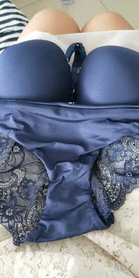 首先包装就很好看啊，而且质量很好，非常舒服