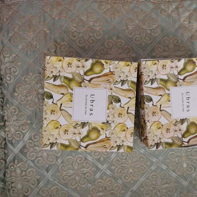 闺蜜推荐买的,穿着很舒服,没束缚感,还送件内裤,胸罩带薄厚两付垫,很贴心。 闺蜜推荐买的,穿着很舒服,没束缚感,还送件内裤,胸罩带薄厚两付垫,很贴心。