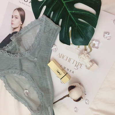 我大概就是传说中的拍照小能手了吧哈哈,很喜欢。我梦到彼时彼刻灰色的你,像一团蓬松的毛线球,伏在我身边。我下意识地挨着你,感觉到一点点真实的温度。 我大概就是传说中的拍照小能手了吧哈哈,很喜欢。我梦到彼时彼刻灰色的你,像一团蓬松的毛线球,伏在我身边。我下意识地挨着你,感觉到一点点真实的温度。