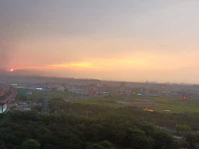 品质还不错，但是比实体店穿着要大些