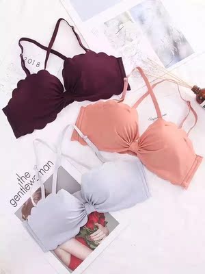 内衣收到啦 虽然还没穿 但是摸上去很舒服的 滑滑的料子 很喜欢