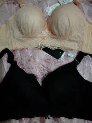 款式漂亮,试了一下穿着很舒服,尺码标准,包装也好,物流也很快,看着质量也不错,很满意,五星好评。 款式漂亮,试了一下穿着很舒服,尺码标准,包装也好,物流也很快,看着质量也不错,很满意,五星好评。