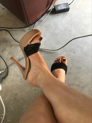 好看、质量超好，不像评价某人说的鞋底那样，喜欢的小姐妹可以拍哦