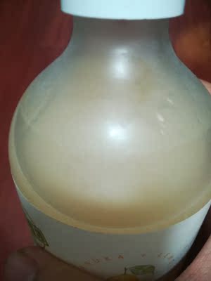 东西收到了，还没喝。就是包装和以前不一样，而且液体颜色明显淡了，而且瓶盖也不一样了先试试吧！过几天澳洲直邮走一单看看，今天澳元汇率一比四点九了。