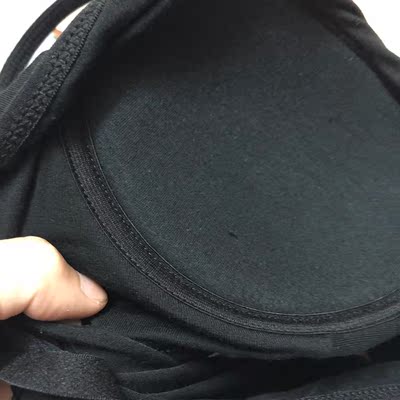 真是特别好的一款内衣，没钢圈的果然很舒服，妥妥的五颗心。店家包装真的挺用心，硬纸盒包装的一点都没有压皱，值得回购！不得不说店家服务真的很用心，客服推荐的尺码很合适，女性夏天必备品，穿了一天了、很舒适、感觉自己没穿内衣一样、不勒、完美贴身质量超赞的、透气性很好、面料柔软舒适、物廉价美、!超级好的一款!很满意、五星好评.....