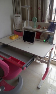 体验爱果乐儿童学习桌怎么样,好不好用?爱果乐有实体店吗?